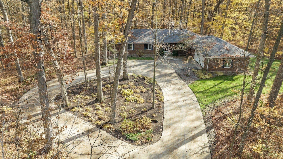 16302 Amstutz Rd, Leo, IN 46765 - photo 1