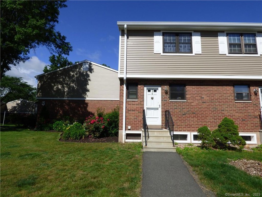 173 Hampton Ct, Newington, CT 06111 - photo 1