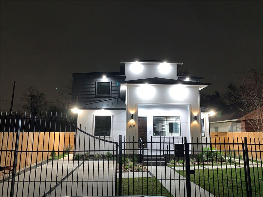 3441 Rebecca St, Houston, TX 77021 - photo 1