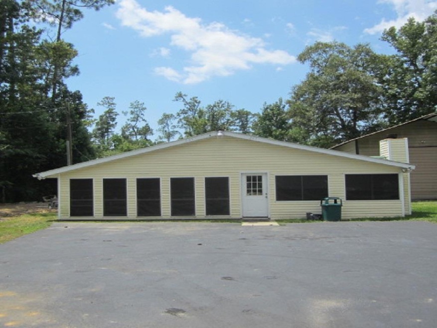 Front of home-plenty of driveway to accommodate se