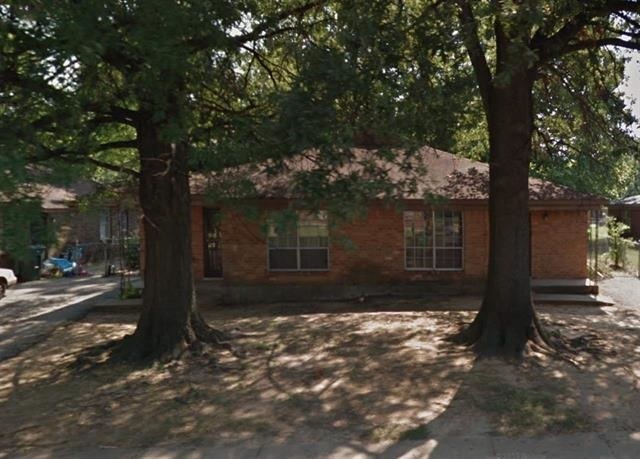 Built as a Duplex - Each side consists of three ni