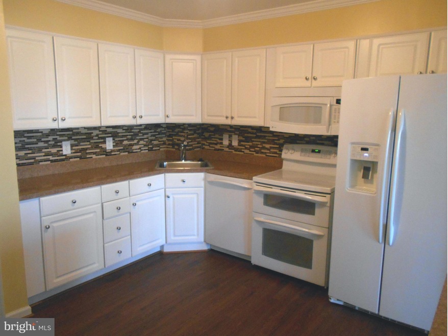 3737 Clarks Ln unit 303, Baltimore, MD 21215 - photo 1