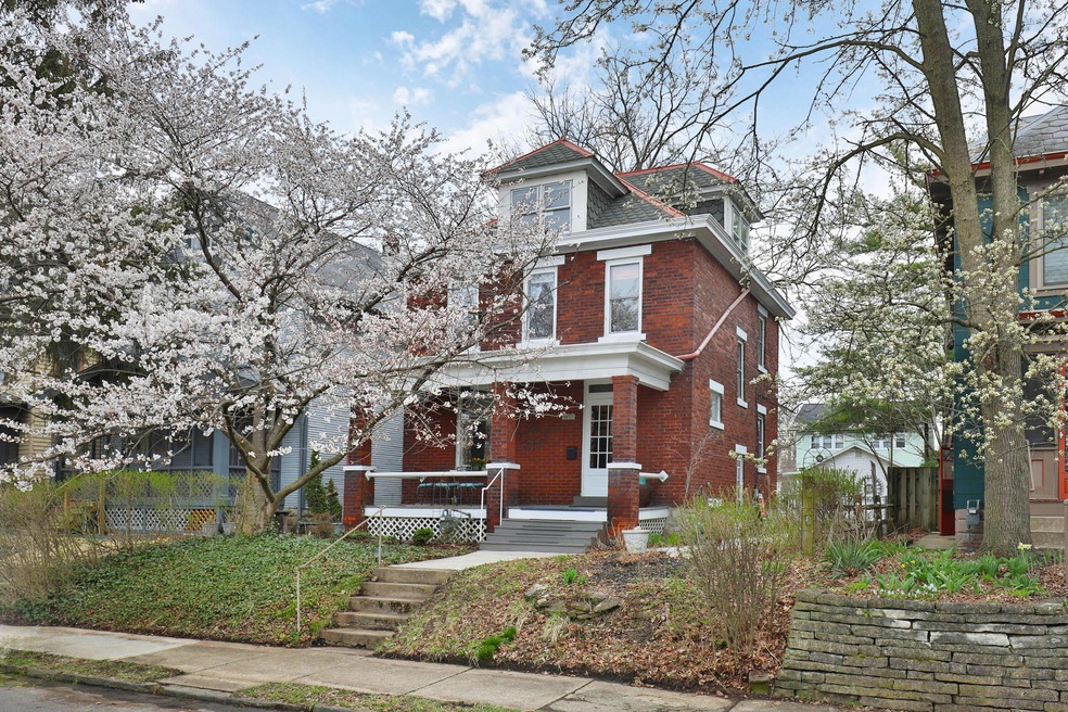 2580 Glenmawr
