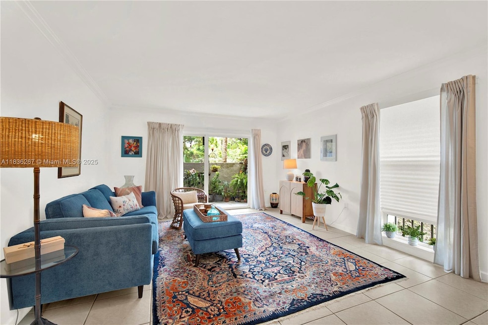 6886 N Kendall Dr unit D102, Pinecrest, FL 33156 - photo 1