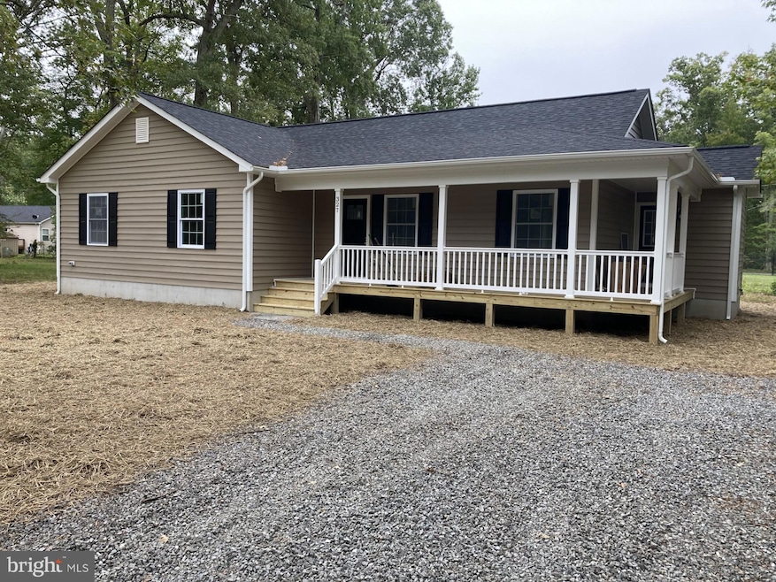 301 Monticello Dr, Colonial Beach, VA 22443 - photo 1