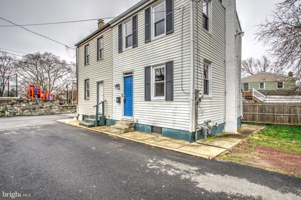 546 Lake St, Lancaster, PA 17603 - photo 1