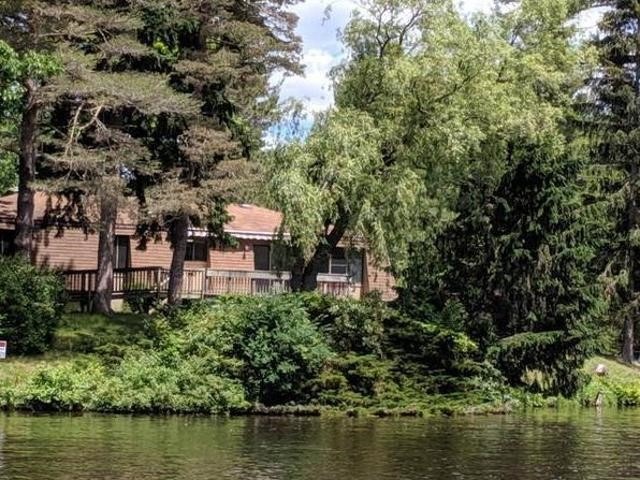 4065 Cobblestone Ct, Beaverton, MI 48612 - photo 1