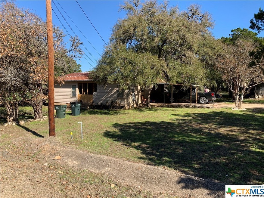 902 Columbia St, San Marcos, TX 78666 - photo 1
