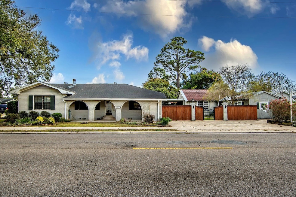 403 Tiger Dr, Thibodaux, LA 70301 - photo 1