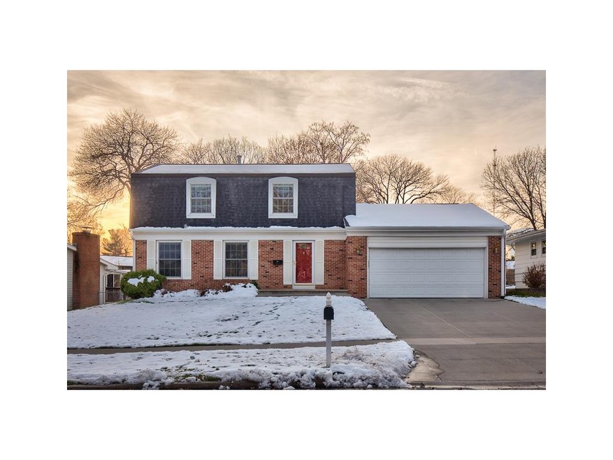 NEWER STORM AND FRONT DOOR, SHINGLES, 18' CONCRETE