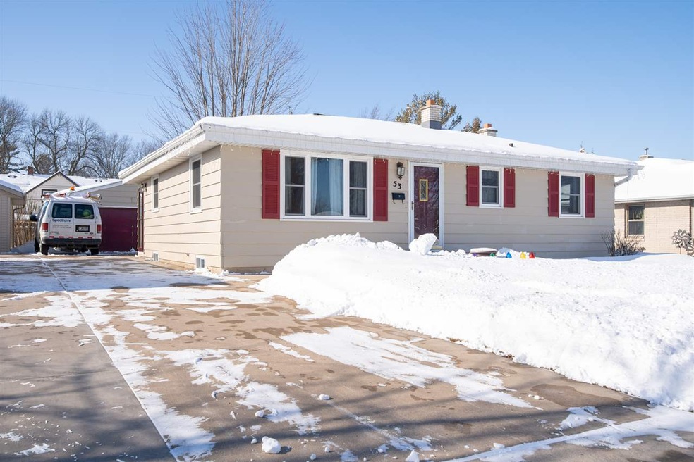 53 Fairway Ct, Appleton, WI 54915 - photo 1