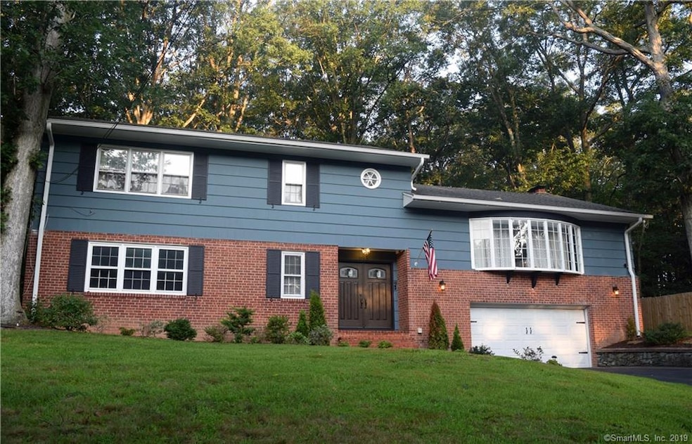 215 Stevenson Rd, New Haven, CT 06515 - photo 1