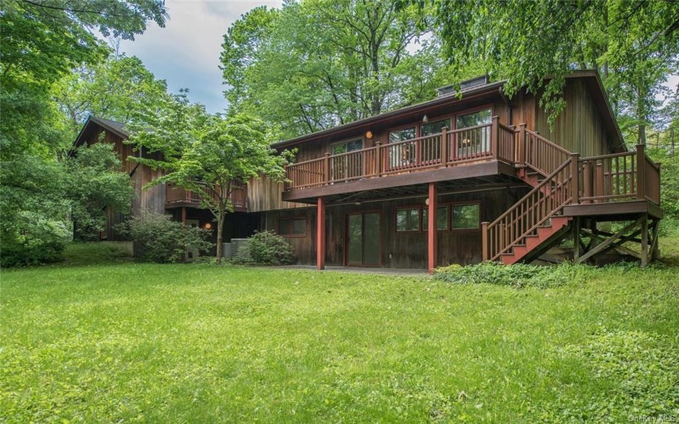 42 Ridgeview Rd, Poughkeepsie, NY 12603 - photo 1