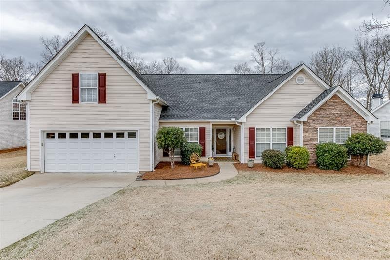 7140 Regent Ct, Flowery Branch, GA 30542 - photo 1