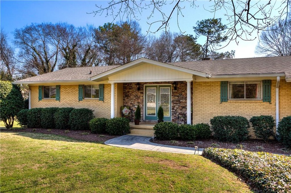 226 Hillcrest Dr, Calhoun, GA 30701 - photo 1