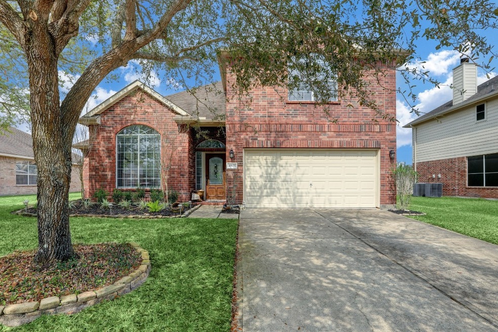 4805 Lakefront Terrace Ct, Pearland, TX 77584 - photo 1