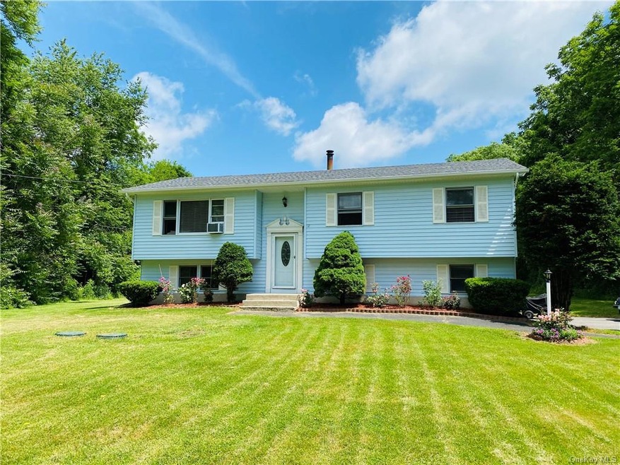 216 St Andrews Rd, Walden, NY 12586 - photo 1