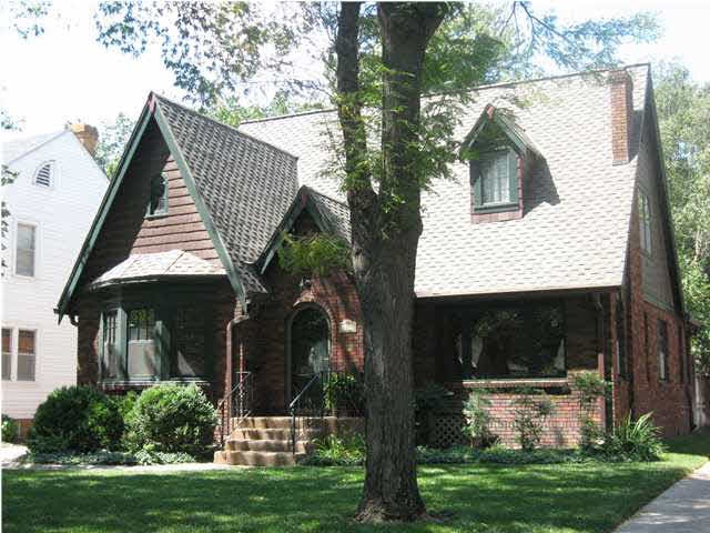 ENCHANTING FRONT VIEW - 2 YR OLD LAMINATED SHINGLE
