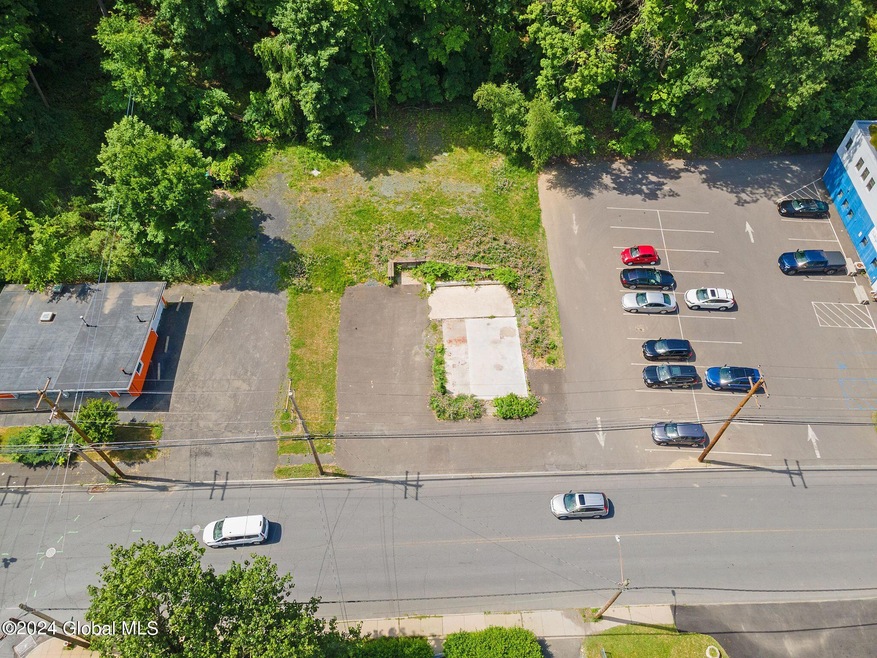 11-web-or-mls-10SpringAve_11