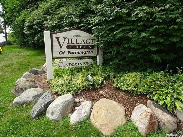 W 8 Mile Condo Sign.jpg