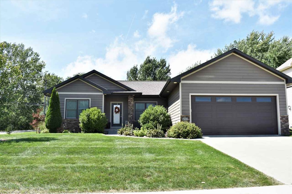 4323 Wedgewood Dr, Cedar Falls, IA 50613 - photo 1