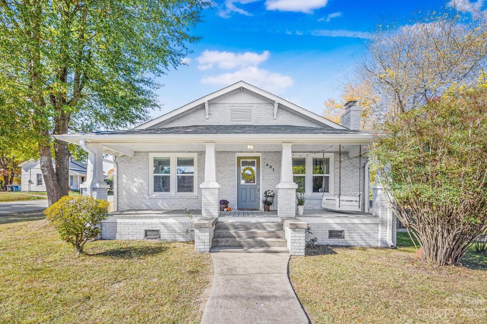 401 N Oakland Ave, Statesville, NC 28677 - photo 1