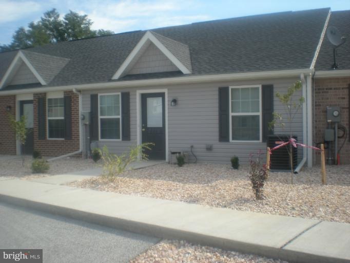 2745 Roosevelt Dr, Chambersburg, PA 17201 - photo 1