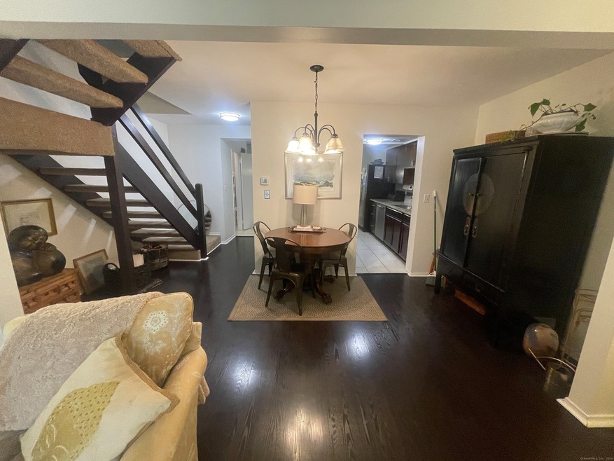 153 Knapps Hwy unit 153, Fairfield, CT 06825 - photo 1