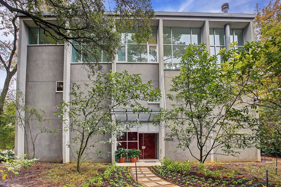 5715 Logan Ln, Houston, TX 77007 - photo 1