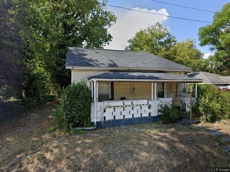 4 Jackson St, Barnesville, GA 30204 - photo 1