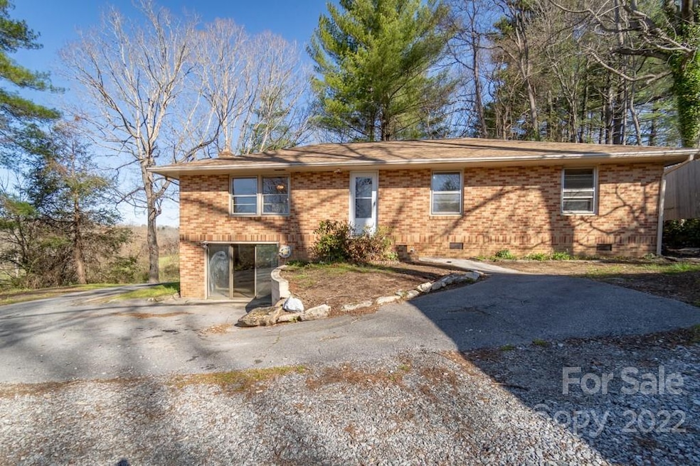 51 Ochlawaha Dr, Hendersonville, NC 28792 - photo 1