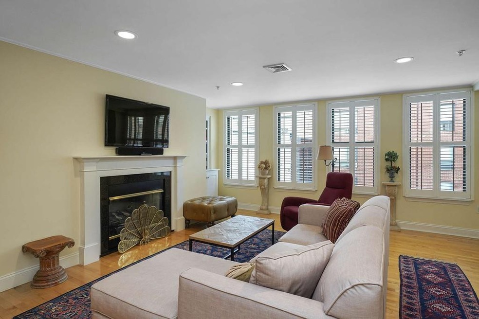 134 Fulton St unit 4, Boston, MA 02109 - photo 1