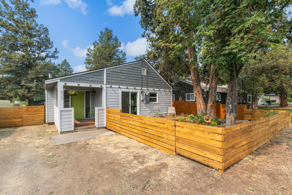 835 NE 12th Street