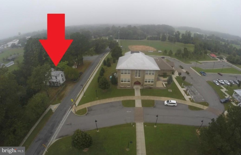 210 Fredericksburg Ave, Louisa, VA 23093 - photo 1