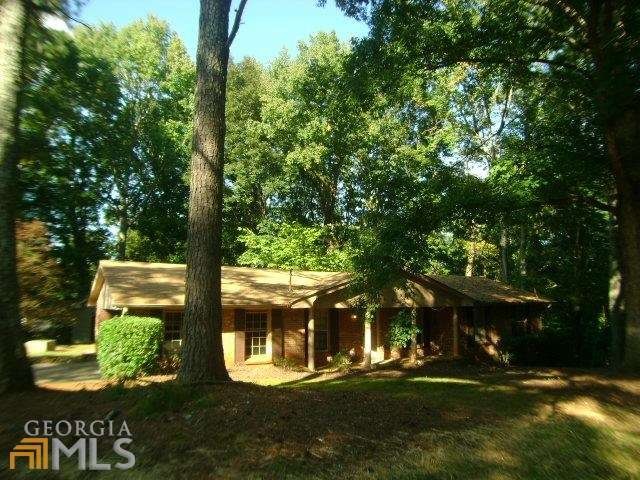 411 Center Cir SW, Conyers, GA 30094 - photo 1