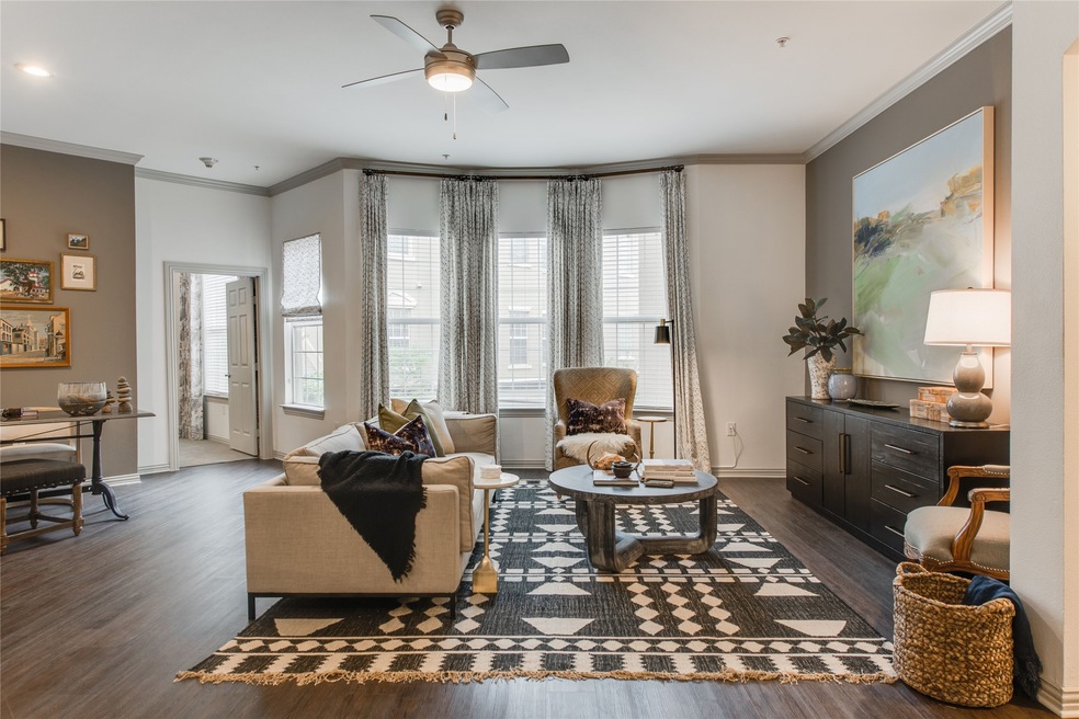 4201 Lomo Alto Dr unit 211, Dallas, TX 75219 - photo 1