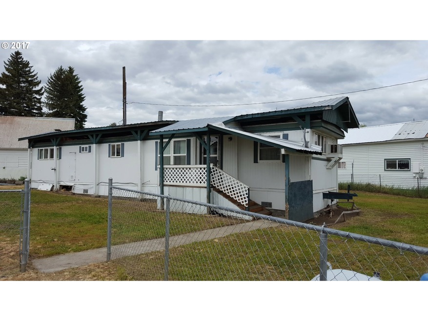 135 Center St, Halfway, OR 97834 - photo 1