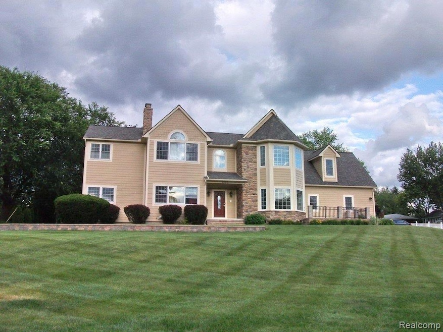 1370 Fieldway Dr, Bloomfield Hills, MI 48302 - photo 1