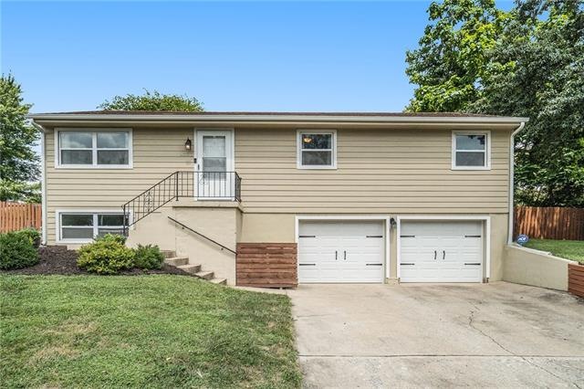 9320 W 49th Terrace, Shawnee, KS 66203 - photo 1