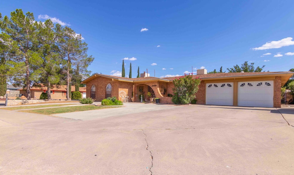 10908 Bill Collins Ct, El Paso, TX 79935 - photo 1