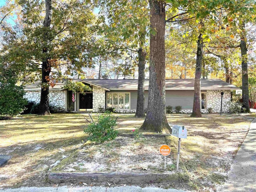 102 Forest Lake Dr, Warner Robins, GA 31093 - photo 1