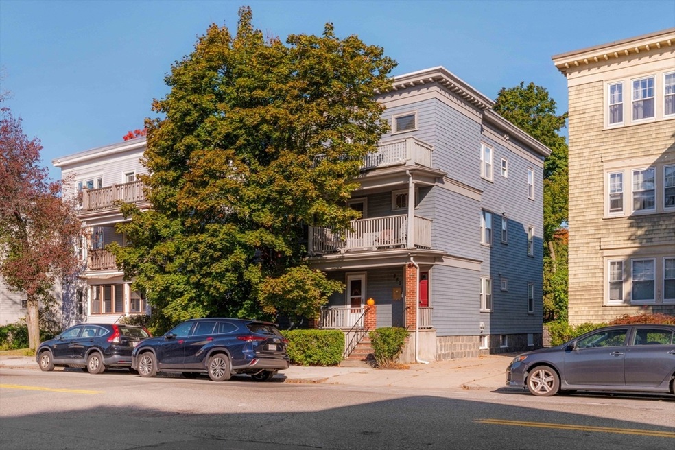 289 Belgrade Ave unit 2, Roslindale, MA 02131 - photo 1