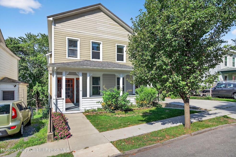 17 New St unit 3, Catskill, NY 12414 - photo 1