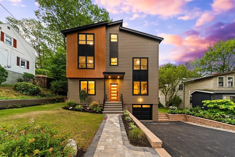 Sold $2,065,000 • Co-Listing Agent