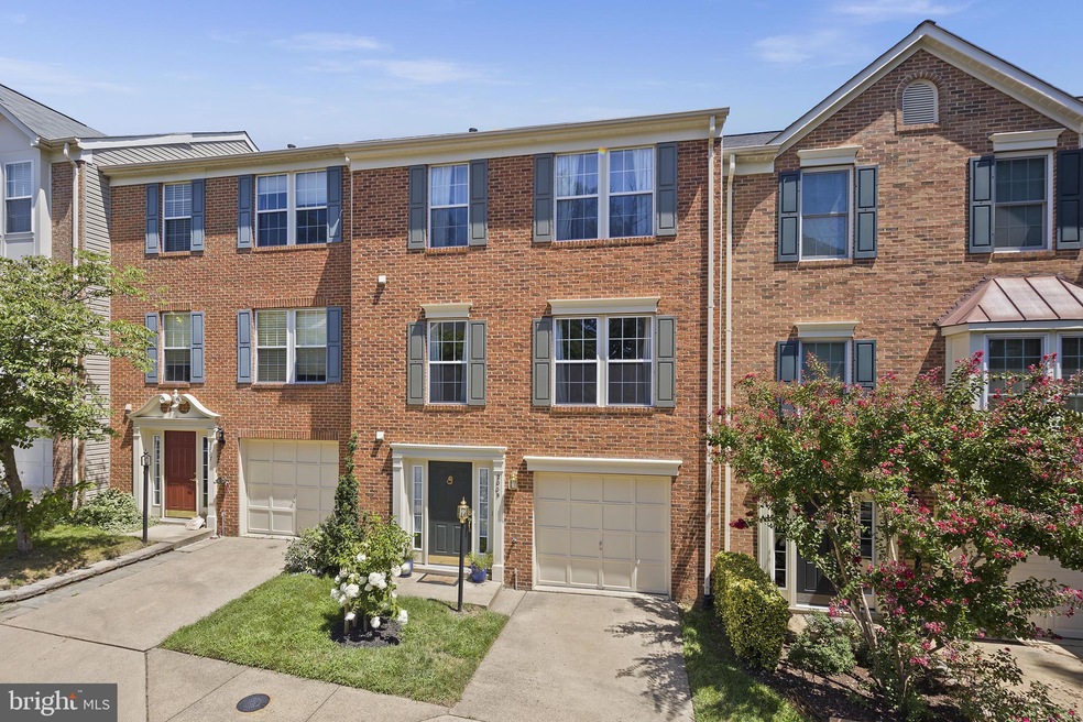 2005 N Buchanan Ct, Arlington, VA 22207 - photo 1