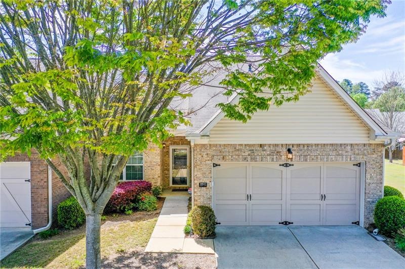 Stepless entry and flat driveway.