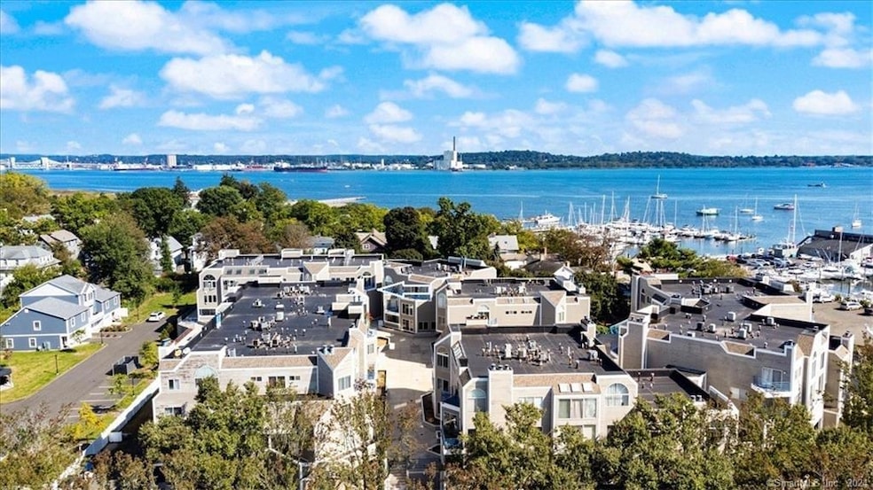 103 Harbour Close unit 103, New Haven, CT 06519 - photo 1