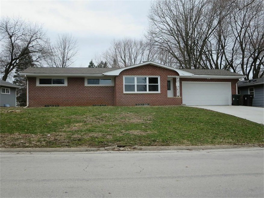 1804 Crescent Dr, Cedar Falls, IA 50613 - photo 1