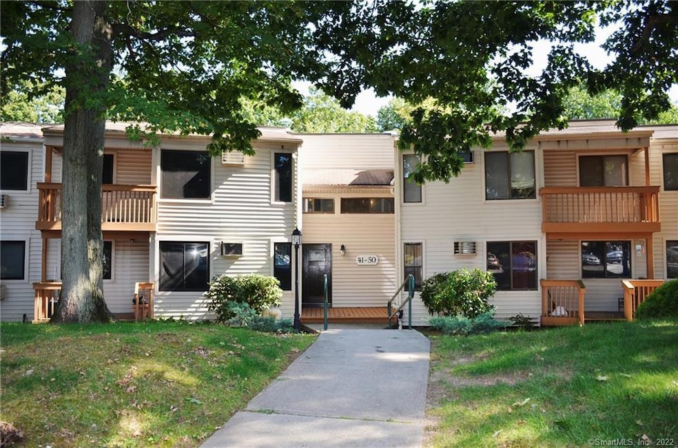 42 Woodland Dr unit 42, Cromwell, CT 06416 - photo 1