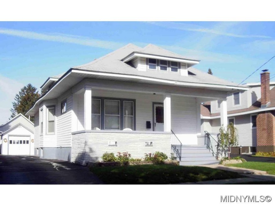 1635 Sq Ft Bungalow